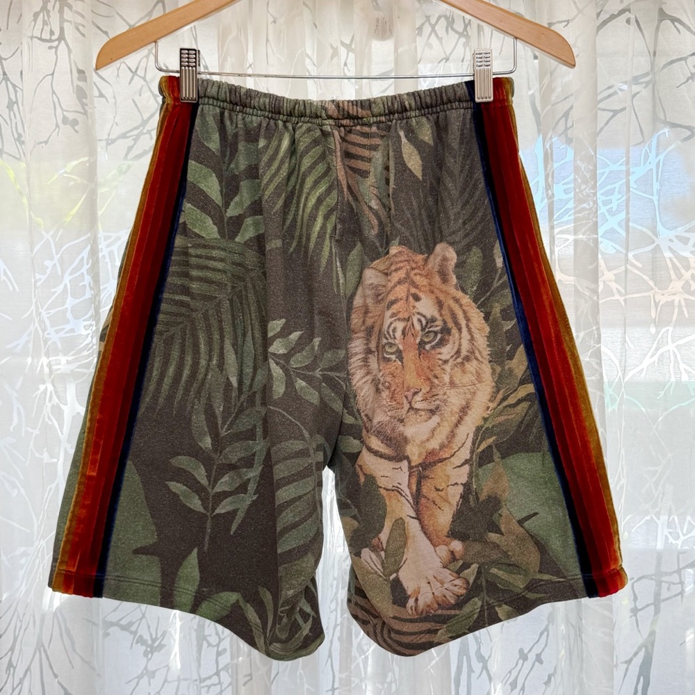 AVIATOR NATION GREEN ORANGE TIGER JUNGLE PRINT DRAWSTRING WAIST 5 STRIPE SHORTS - Picture 2 of 16